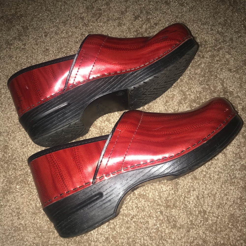 Red Danskos ♥️